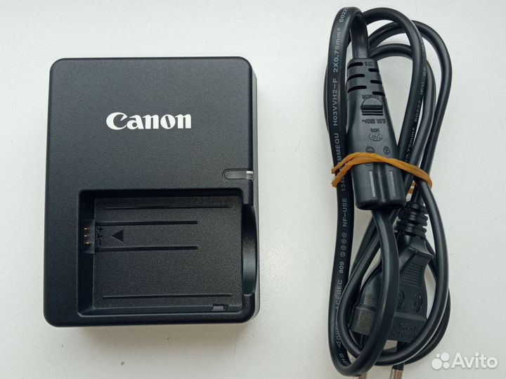 Зеркальный фотоаппарат Canon 450D