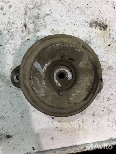 Подушка двигателя