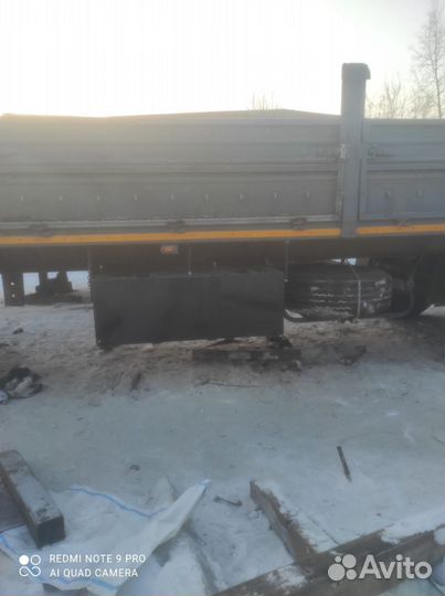 Инструментальный ящик для полуприцепа