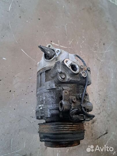 Компрессор кондиционера на BMW F01