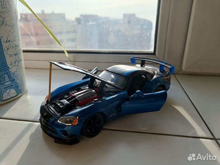 Модели автомобилей в масштабе 1:24