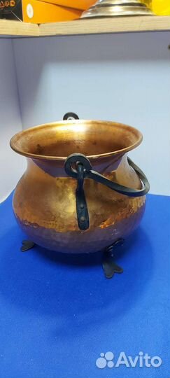 Большое антикварное кованное кашпо