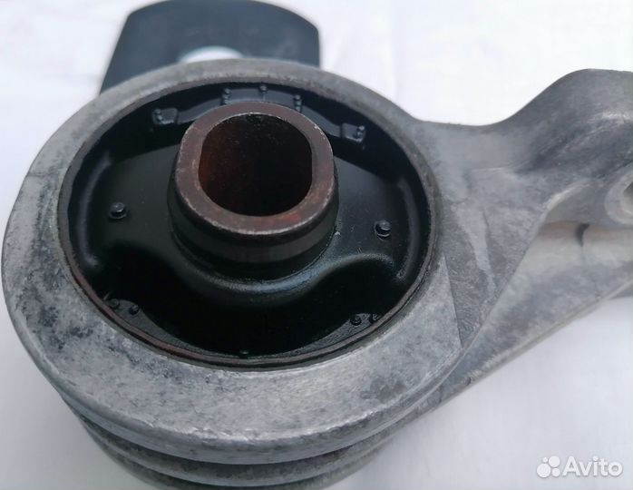 Опора двигателя