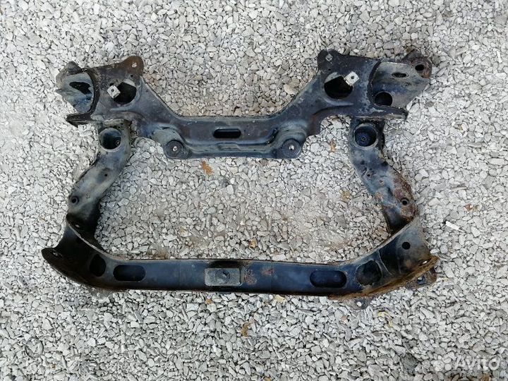 Подрамник Mercedes-Benz W211