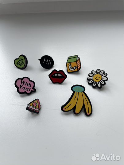 Значки булавки бейджи на одежду