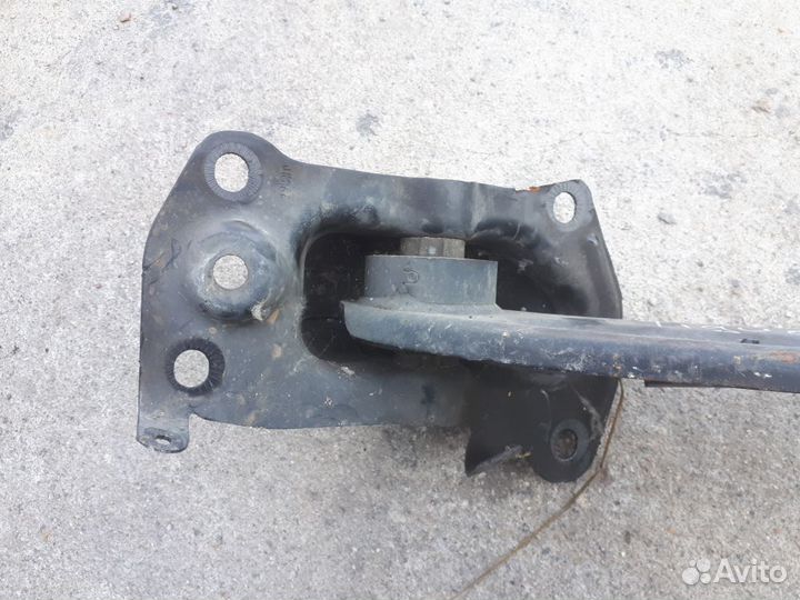 Рычаг подвески задний левый Volkswagen Tiguan