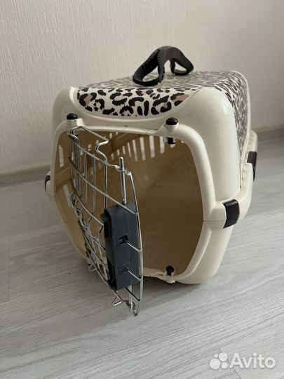 Переноска для кошек и собак