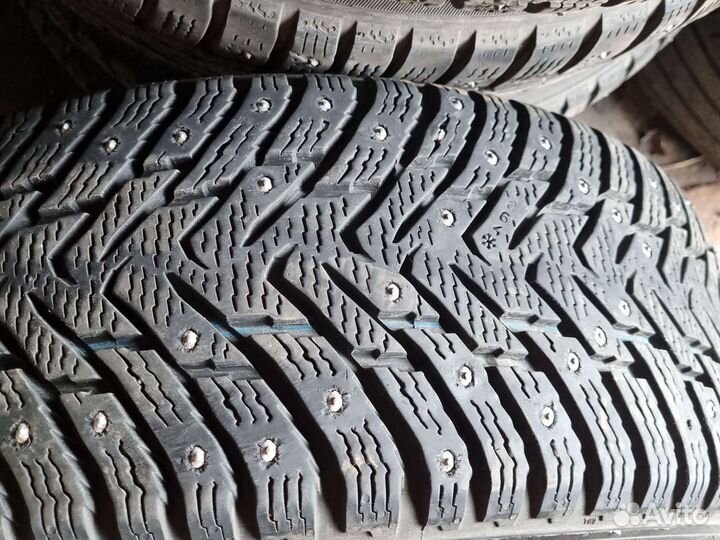 Nokian Tyres Hakkapeliitta 8 215/55 R17 98T