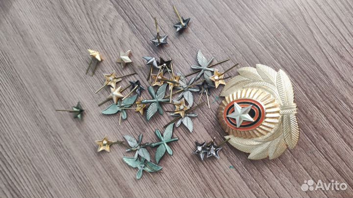 Погоны, петлицы, кокарда, нашивка