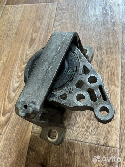 Опора двигателя левая mazda 3 1.6 bl