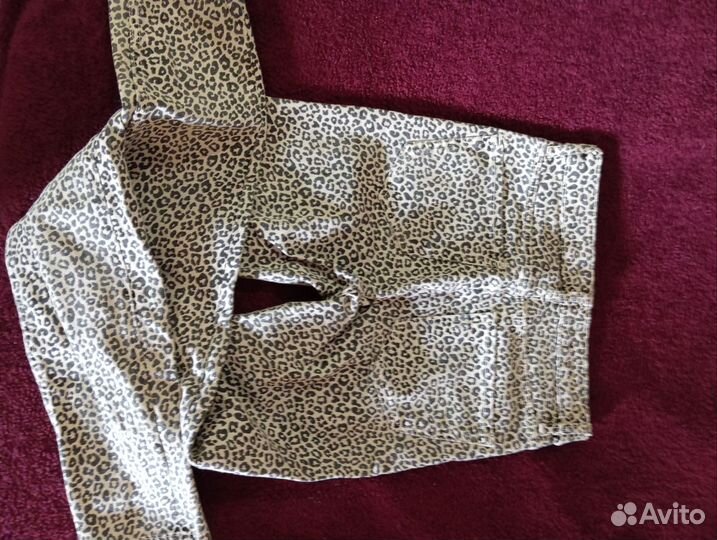 Джинсы Mango леопардовые и голубые джинсы