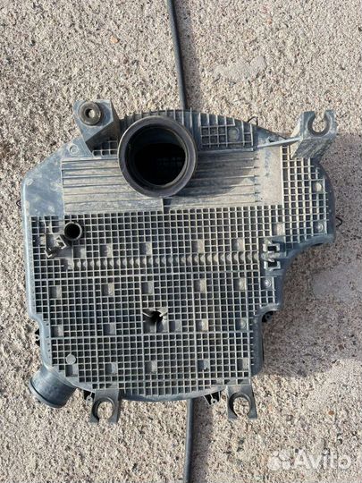 Корпус воздушного фильтра Рено Логан, Сандеро