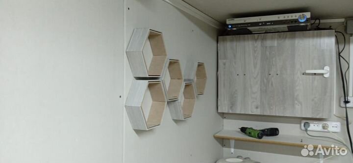 Полки соты навесные