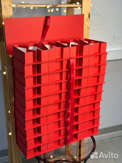 Подарочная коробка упаковка