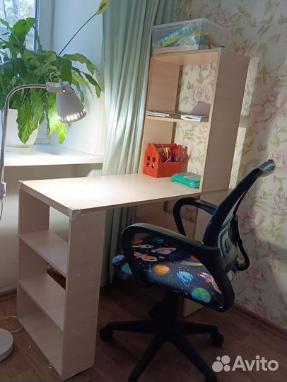 Письменный стол для школьника