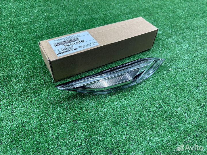 Повторитель поворота в крыло Porsche Cayenne 958 л