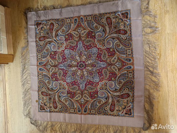 Павловопосадский платок шерсть Горожанка вид 1,2