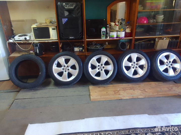 Goform Frozenero 215/50 R17