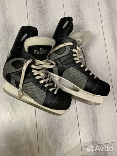 Коньки хоккейные