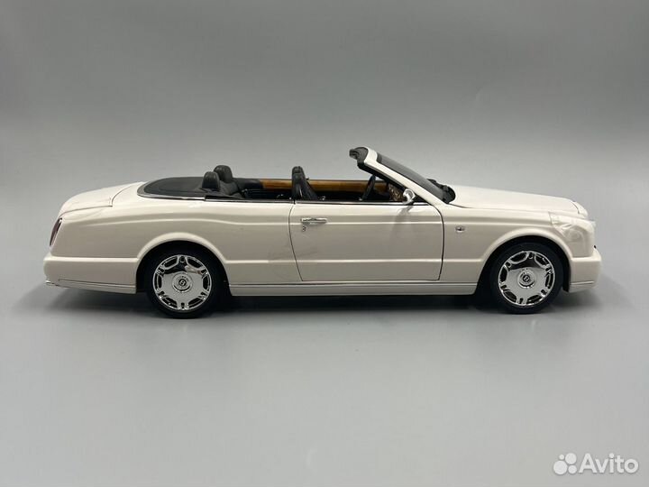 Minichamps Bentley Azure 1:18 100139502