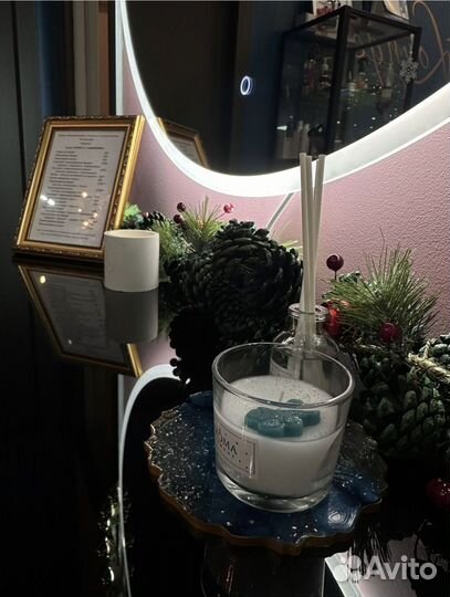 Администратор-бровист салона красоты