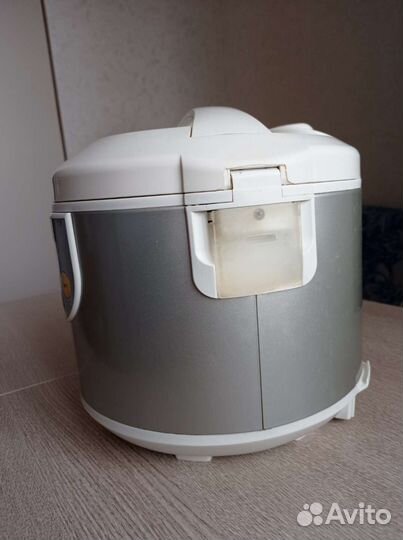 Мультиварка Panasonic SR-TMH18 на 4,5 л