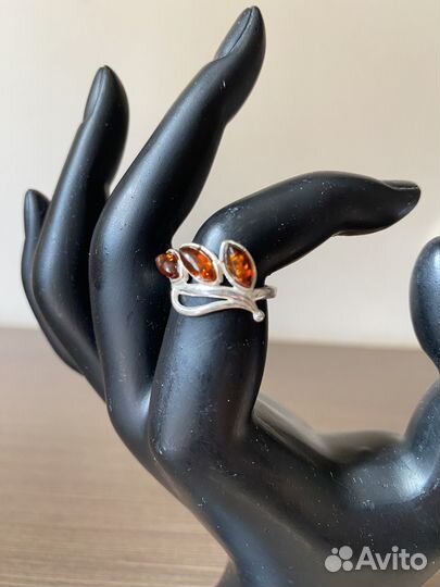 Кольцо янтарь