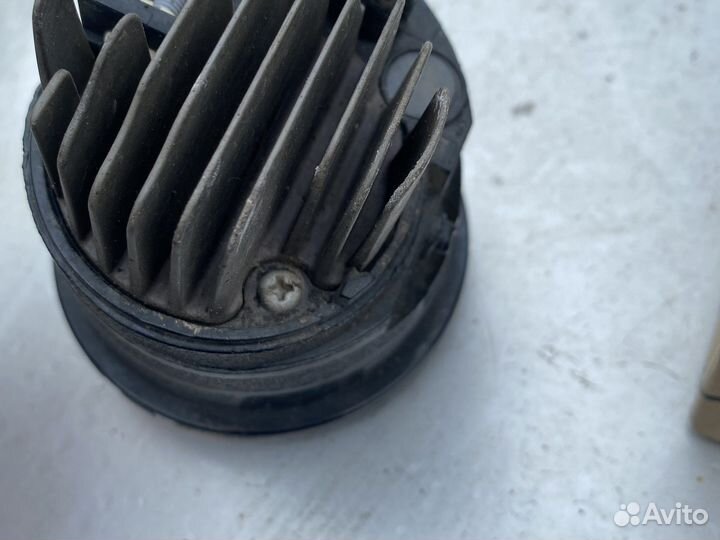 Противотуманая фара toyota lexus оргинал