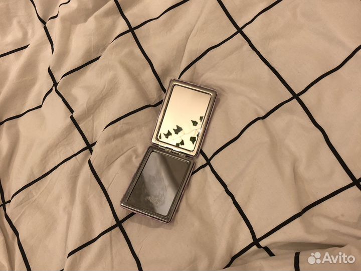 Зеркальце карманное