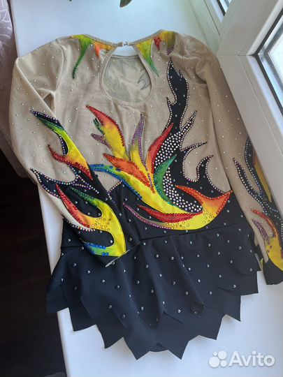 Купальник белый для художественной гимнастики