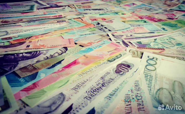 Коллекция банкнот мира 300 штук UNC