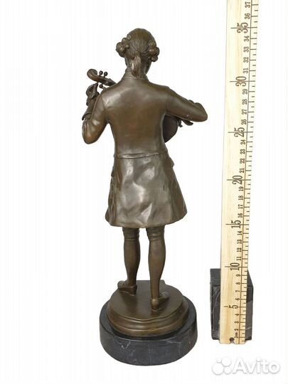 Бронзовая статуэтка 