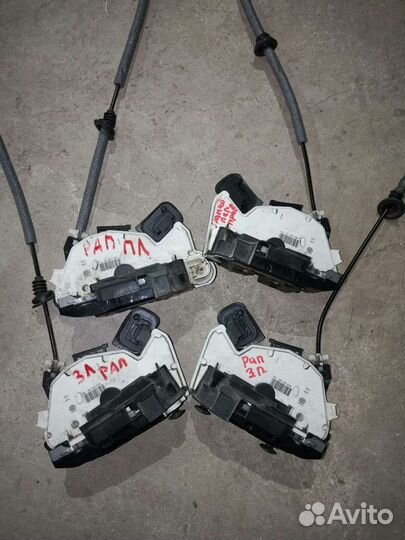 Замок двери Шкода Рапид