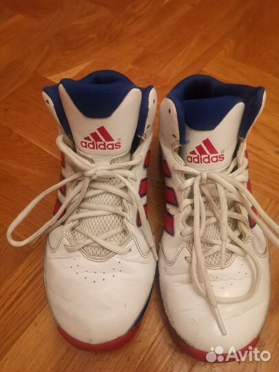 Баскетбольные кроссовки Adidas