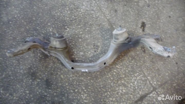 Балка подмоторная Ауди ку7 таурег каен