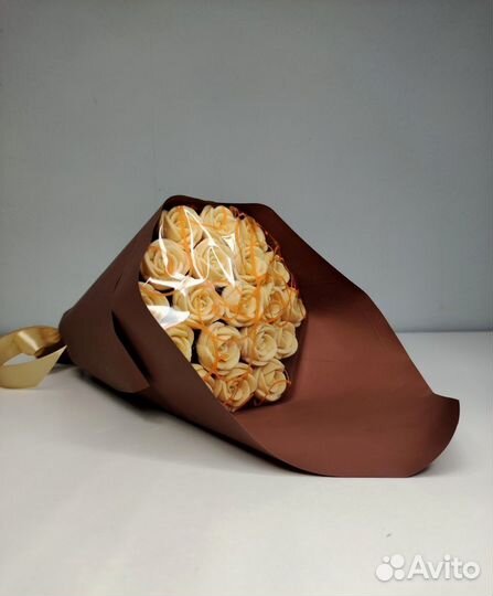 Букет - 19 Роз из Белого Шоколада