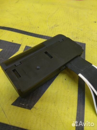 Антена Audi A4 седан 2.0 cdnc 2010