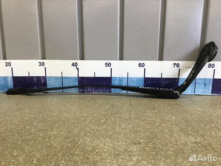 Поводок стеклоочистителя передний правый Ford Focu