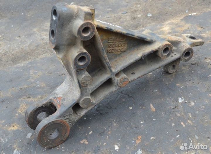 Кронштейн кабины, передний правый DAF 95XF (01.97