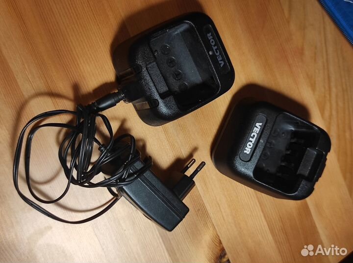 Устройства для зарядки акб к рации Vector VT-44
