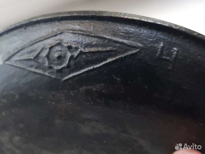 Чугунная сковорода