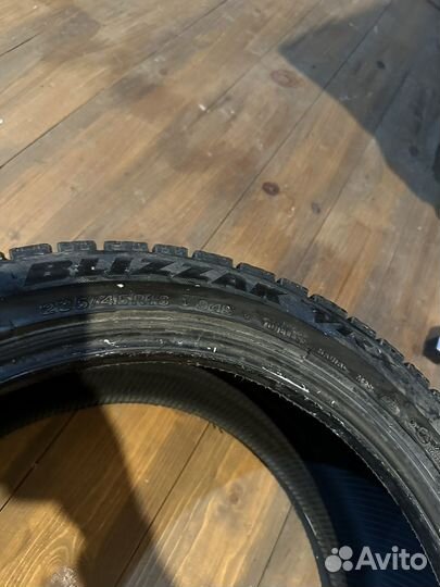 Bridgestone Blizzak VRX 245/45 R18 S