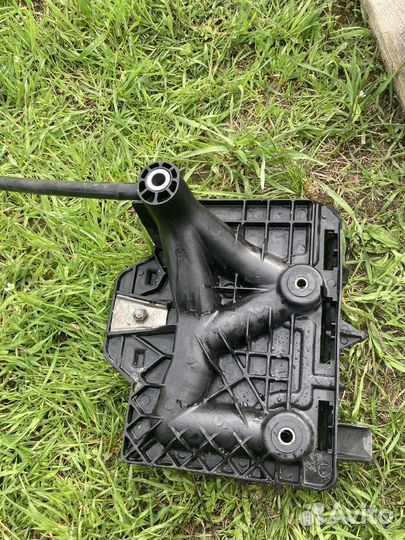 Площадка под акб Skoda rapid 1