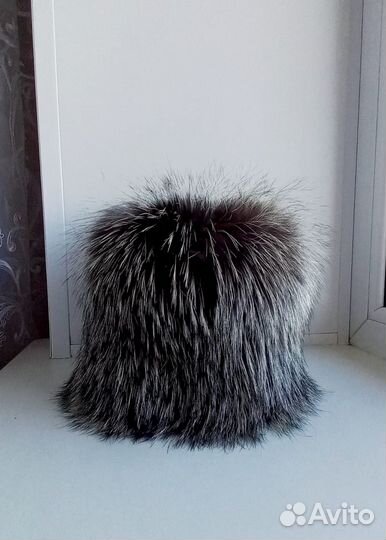 Шапка вязаная из чернобурой лисы