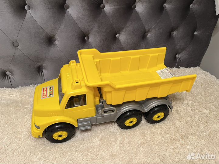 Большой грузовик игрушка