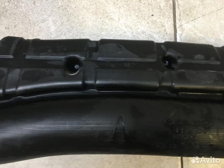 Резонатор воздушного фильтра Toyota Land Cruiser J