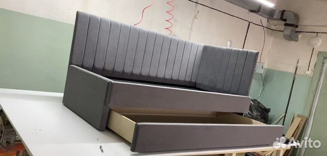 Кровать для подростка ребенка