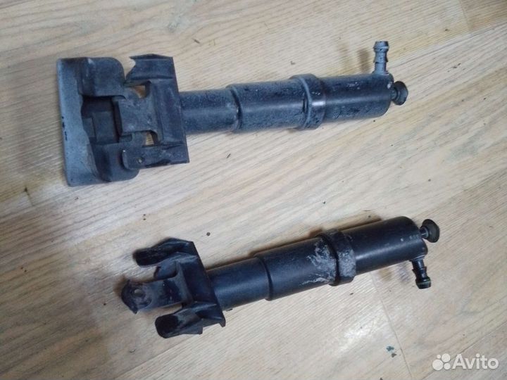 Мерседес 210 форсунка омывателя