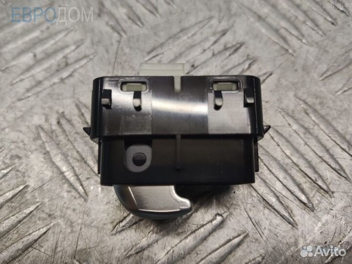 Кнопка стеклоподъемника на mercedes W253 s1136181