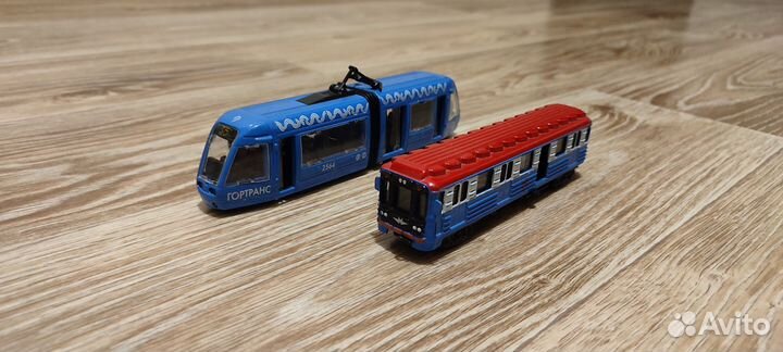 Машинки игрушечные